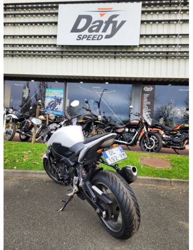 SUZUKI GSR 750